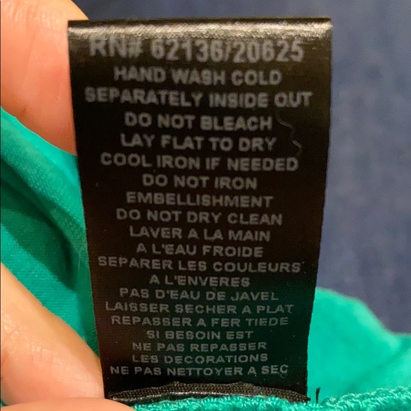 Beautiful green camisole from Guess. - Picture 5 of 5